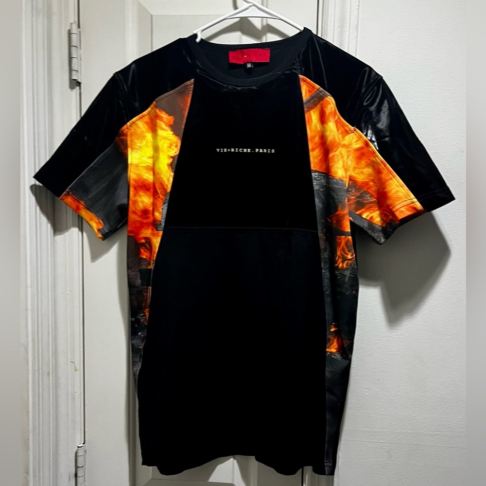 NWOT Vie + Riche Paris Black and Orange Graphic T-Shirt